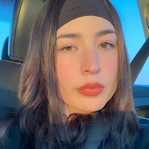 Meet your Posher, Gloria